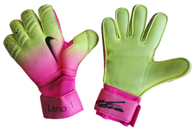 Original worn & signed goalkeeper gloves by Bernd Leno
