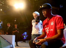 David Alaba playing Fifa on the Playstation